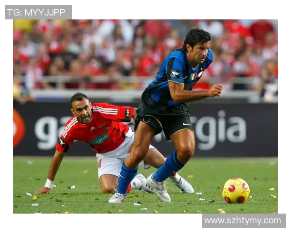 葡萄牙传奇菲戈对决英格兰足球巨星的精彩瞬间回顾