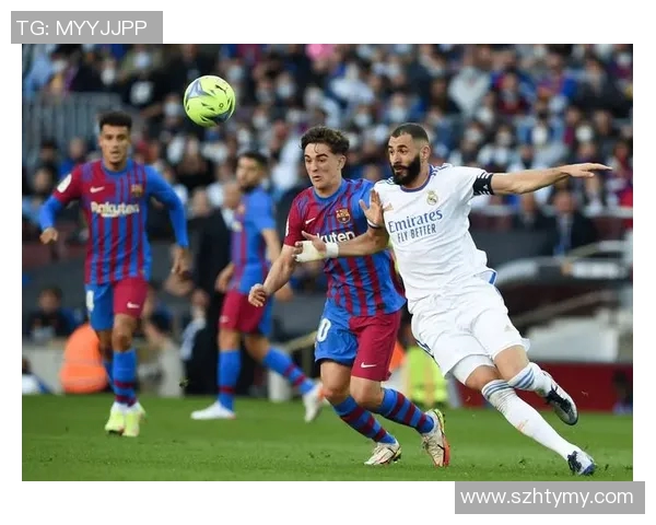 巴萨与尤文图斯在球场的巅峰对决引发的热血激情与历史回顾