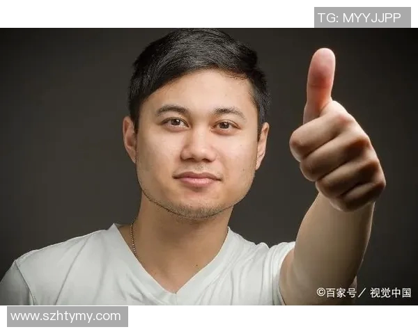 方硕的成长之路：从青涩新秀到篮球场上的闪耀明星