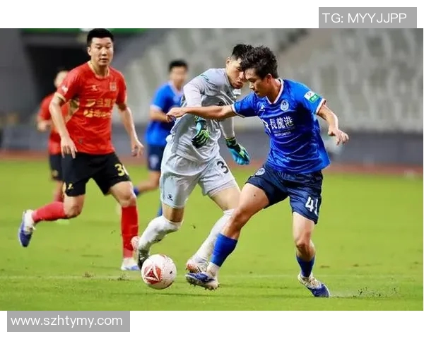 深圳足球队心理素质揭秘：如何在比赛中保持冷静与自信